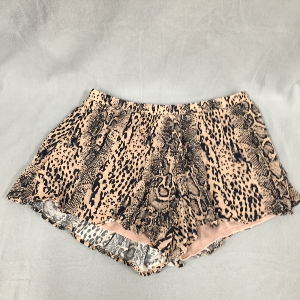 How Very Loved‎ Mixed Animal Print Flowy Shorts Tan Black Leopard Snake Medium